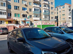 В Камышине двое школьников угнали автомобиль и поехали кататься по городу, теперь старший из друзей идет под суд