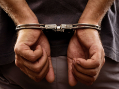 Оглашен приговор изуверу, который убил своего друга строительным молотком и поджёг его тело