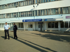 В Камышине в округе, где основными соперниками являются Ирина Писарева (КПРФ) и Андрей Летов ("ЕР»), больше всего камышан проголосовало досрочно
