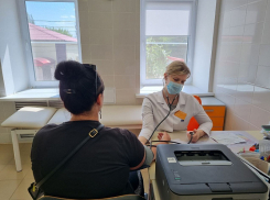 Новые «земские» доктора выбирают для работы Камышинский район