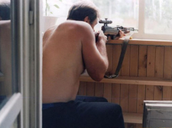 Полицейские разобрались с «шалуном», палившим из ружья с балкона многоэтажки