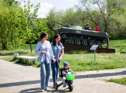 Официальный представитель Кремля заявил, что никто не обсуждает введения военного положения в России