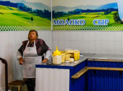 В Камышине сегодня, 3 января, открылся молочный отдел центрального рынка - с предновогодними ценами