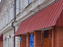 В Камышине в день Арбузного фестиваля у редакции газеты «Диалог» сбили песионерку