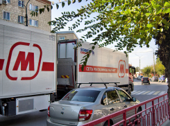 Сколько писали, а фуры в Камышине так и «шуруют» в самом центре города! - камышанка