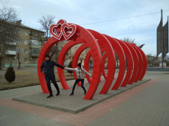За полтора часа до отчета главы Станислава Зинченко перед камышанами в городе объявили презентацию Аллеи Любви