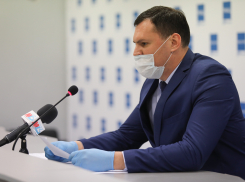 Зампредседателя Облздрава Николай Алимов рассказал журналистам, с чего началась вспышка COVID  в Урюпинском психинтернате, где зафиксировали сразу сотню заразившихся