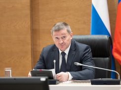 Андрей Бочаров проводит заседание по вопросам обеспечения безопасности в праздничный период