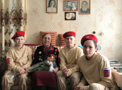 В Камышине свидетель варварской бомбардировки Сталинграда 23 августа 1942 года Лидия Кайтаз на пенсию выпустила книжку о войне