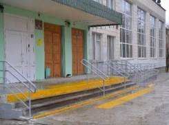 «Сегодня хоронили учителя»: в волгоградском лицее ввели карантин по коронавирусу, - V1.RU