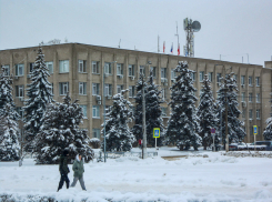 Волжский подает пример Камышину в отношении к почетным гражданам города