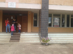 «В Камышинском СИЗО 53 человека проголосовали без паспортов, и людей агитируют на крыльце участков», - наблюдатели