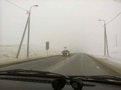 ГИБДД просит водителей по возможности отказаться от поездок на дальние расстояния 12 февраля в связи с ухудшением погодных условий