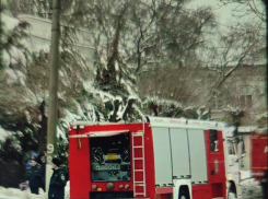 Что случилось в музыкальном училище в Камышине сегодня, 14 января, что с утра его вдруг окружили пожарные машины?