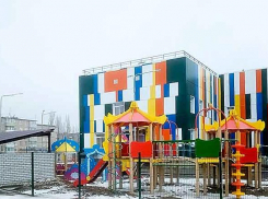 В Камышине вчера, 29 марта, наконец, сдали детсад в 8-м микрорайоне - обошлись без торжеств