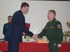 Почему глава Камышина по случаю Дня защитника Отечества не пришел поздравить военнослужащих