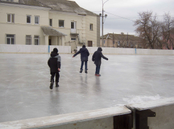 Администрация Камышина озвучила график заливки катков во дворах