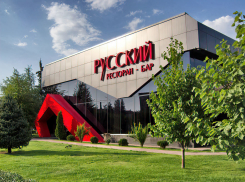 Жители Волгоградской области с начала года починили машин, сделали причесок и съели ресторанных блюд на 100 миллиардов