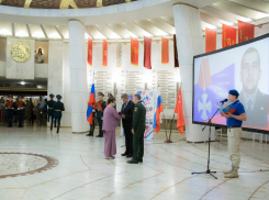 В Волгограде орден Мужества передали родным еще одного камышанина - героя специальной военной операции Виталия Ситникова