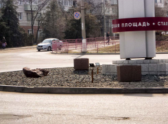 Из-за чего возникла потасовка очередников у кабинета врача в поликлинике №1 Камышина, - камышанка