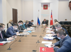 Андрей Бочаров отвел своим подчиненным 7 дней на формирование плана по спасению экономики области