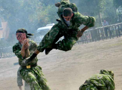 Сегодня, 2 августа, бойцы Камышинского десантного соединения и ветераны-десантники празднуют День ВДВ