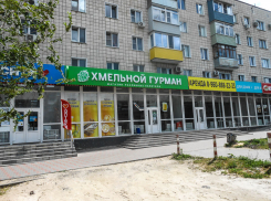Уличная реклама по закону, подписанному сегодня Владимиром Путиным, переходит исключительно на русский язык