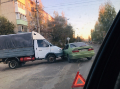 В Камышине водители продолжают попадать в ДТП, которые вполне можно избежать