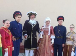 В городе Петров Вал в Камышинском районе запустили фейерверк в честь 350-летия Петра Первого
