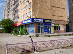 В Камышине таксисты спрашивают у пассажиров: «А где у нас касса продажи билетов на самолеты?» - камышанин