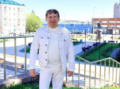 Пока власти Камышина набрали в рот воды, камышанин Анатолий Ярмолович прокомментировал федеральной прессе ситуацию с КПК «Честь», взорвавшую город