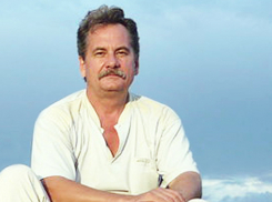 Сергей Тарбаев, индивидуальный предприниматель: «Милые дамы, с праздником, красивее камышанок нет женщин на свете!»