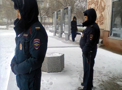В Камышине накануне массовых мероприятий в День защитника Отечества  городская антитеррористическая комиссия проинструктировала жителей