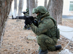 В Волгоградской области военные обезвредили условного противника под прикрытием огня боевых машин