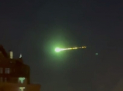Зелёный огненный шар над Москвой! Нечто пронеслось по небу — метеорит, НЛО или что-то иное?