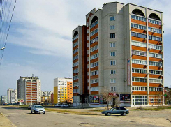 В Камышине рухнул с балкона и разбился насмерть 43-летний мужчина