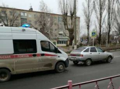 В Камышине у пешеходного перехода 26 ноября случилось ДТП с участием «скорой», но никто не пострадал