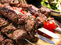 Смелой молодой камышанке в условиях ограничительных мер приспичило купить набор для жарки шашлыка, причем у мошенника