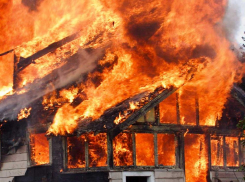 В Камышинском районе сгорел дом, обошлось без жертв