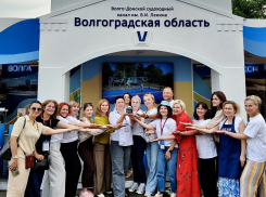 Как на ВДНХ в Москве играют в «Арбуз Камышина»