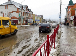 В Камышине в доме на улице Пролетарской разъяренный мужчина схватил нож и нанес им смертельный удар по животу супруги