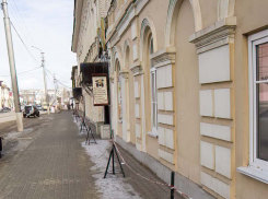 Весной самое время подумать о пешеходах, их головах и сигнальной ленте, - камышанин