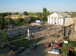 Контракты, заключенные главой администрации Петрова Вала с фирмой своего мужа, в суде признали недействительными