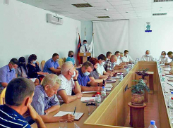 Камышинская городская дума утвердила предусмотрительное решение администрации перекрыть миллионами из областного бюджета дефицит бюджета Камышина 