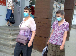 В Госдуме предложили выплачивать пенсионерам по 10 тысяч рублей за вакцинацию