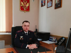  Начальник ОГИБДД МО МВД России «Камышинский» Константин Соловьев поздравил коллег с профессиональным праздником