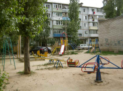 Почтальоном представлялся негодяй девочкам и насиловал их, заманивая в укромные места