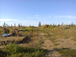 На планерке в администрации Камышина назвали приоритетный строительный объект года - дорога на кладбище