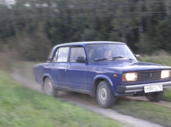 В Камышине 18-летний парень угнал жигули