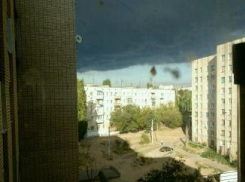 В Камышине из-за пожара в вентиляционной шахте бывшего общежития в 11 квартале ночью эвакуировали 120 человек